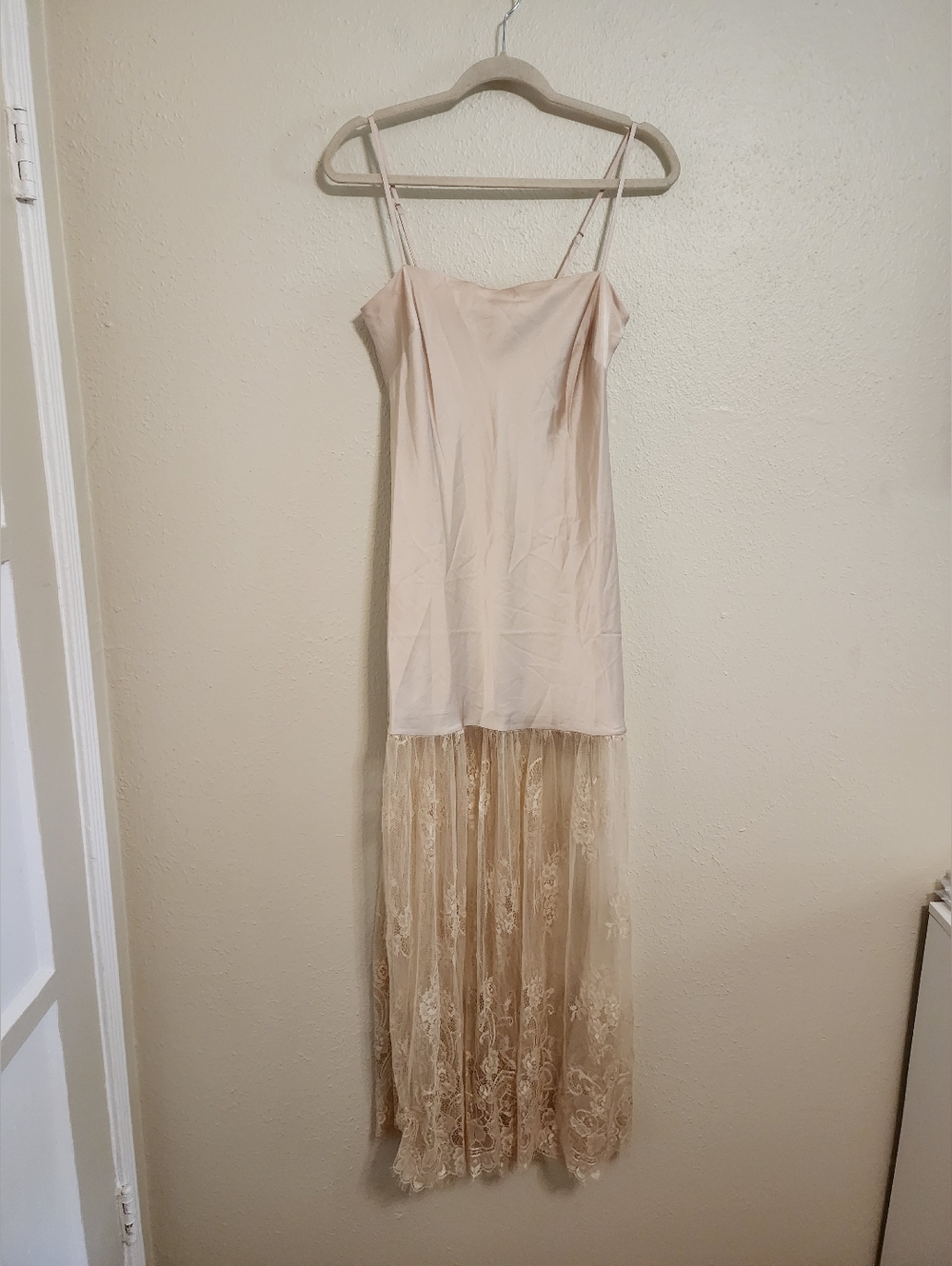Show Me Your MuMu Vanity Champagne Luxe Satin Dress XS Wedding Bridal Party - Picture 5 of 8